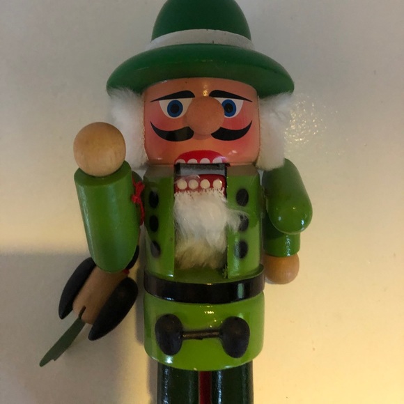 Nutcracker - Picture 5 of 6